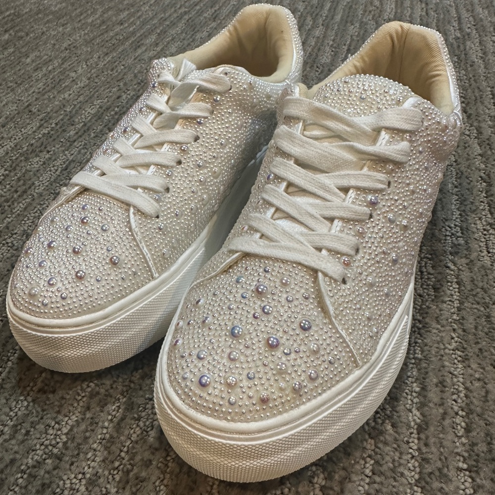 Betsey Johnson Sidny Ivory Sneaker
